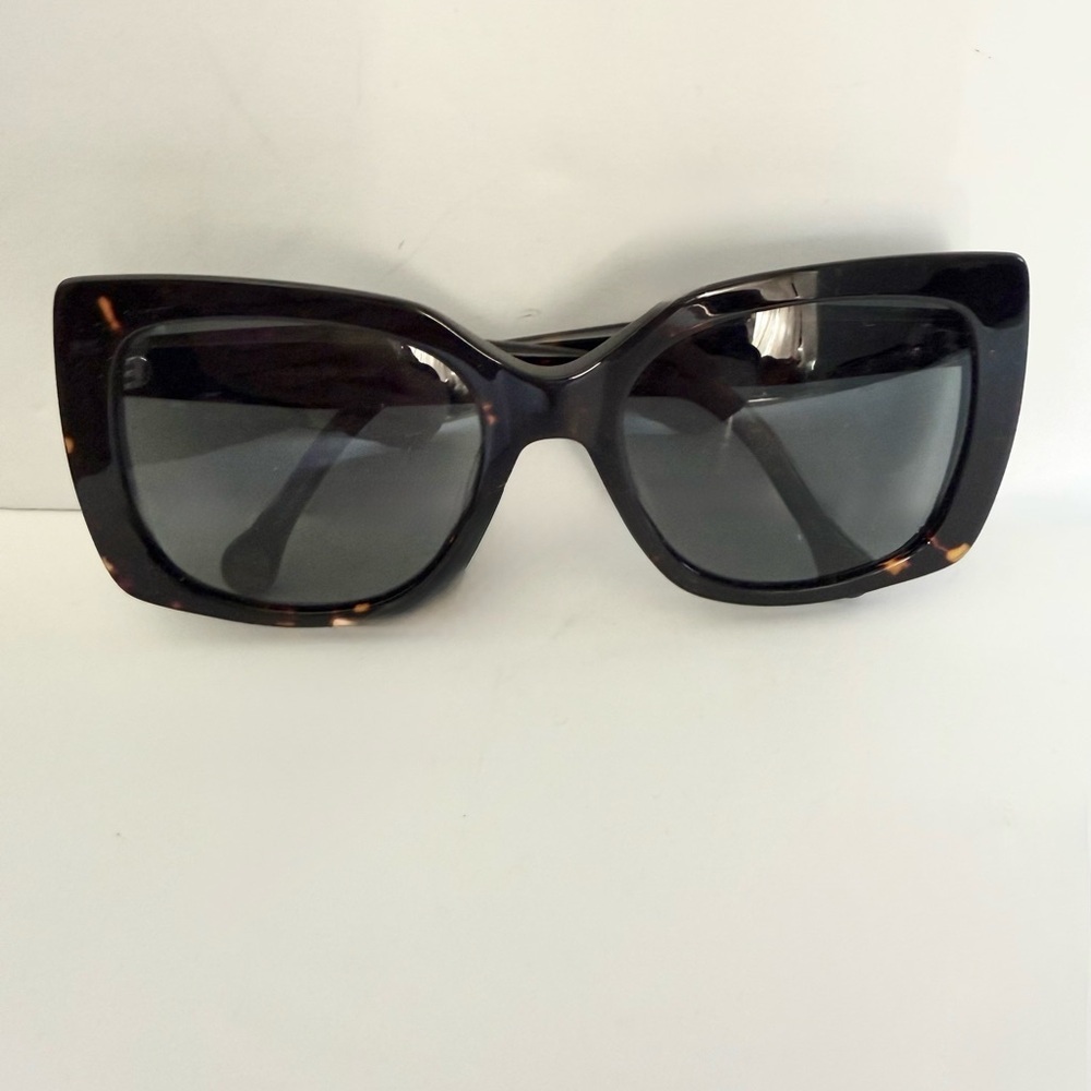 Carolina Herrera HER0258 Square Two Toned Sunglasses 54mm Frames - Picture 10 of 10